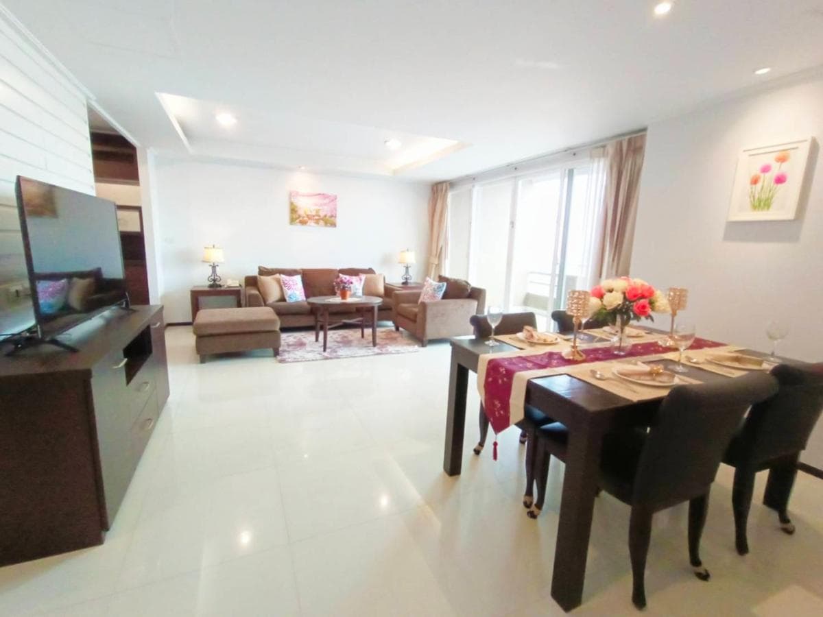 Piyathip Place