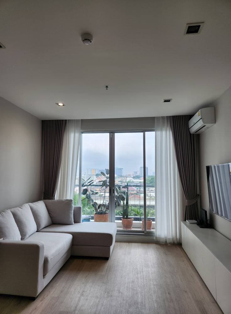 The Room Sathorn - Taksin