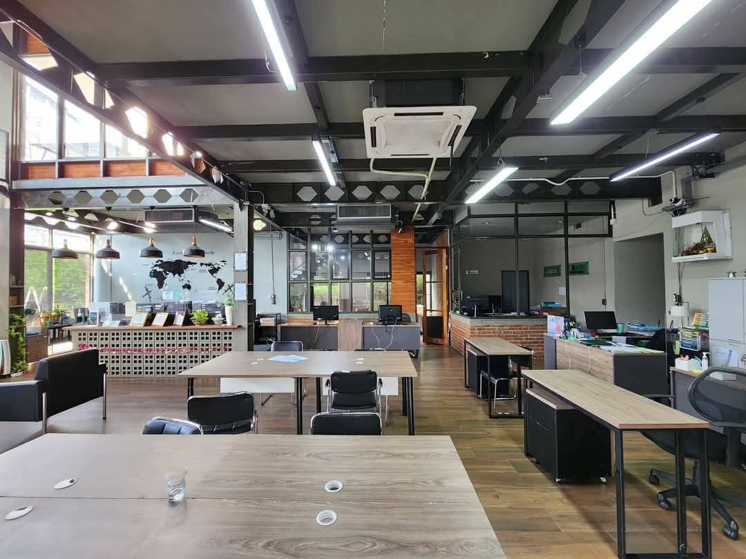Office/commercial space for rent, whole building