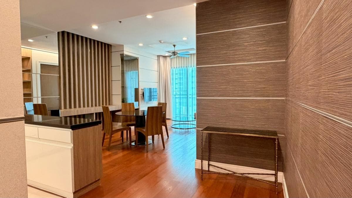 Bright Sukhumvit 24